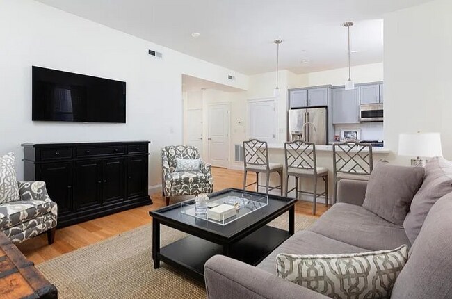 Photo - 170 W Broadway Townhome