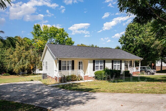 Foto del edificio - 1348 Hillside Dr