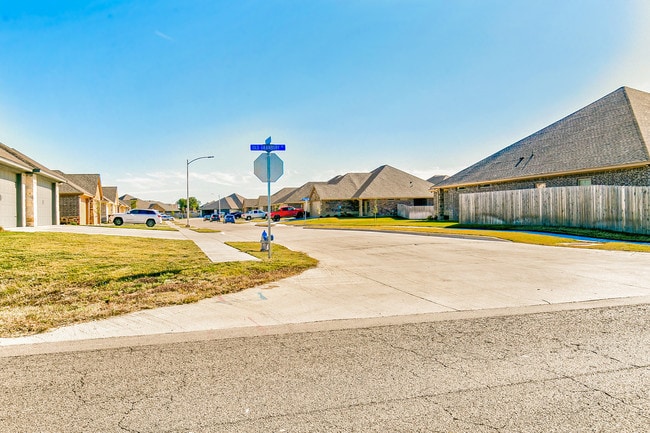 Building Photo - 311 Amethyst Ct
