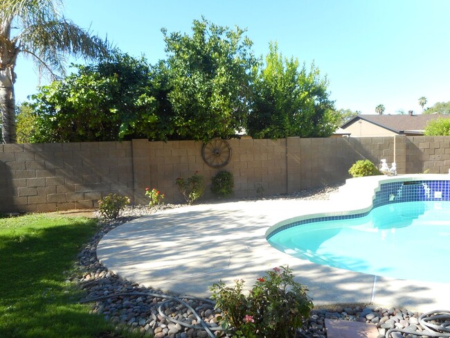 Building Photo - Modern Family Oasis with Pool Service in D...