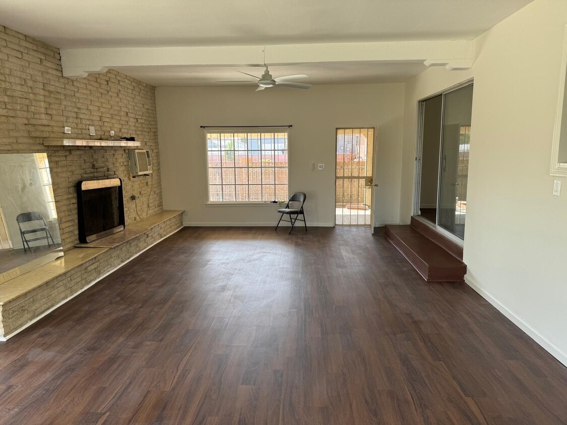 den - 13216 McKinley Ave