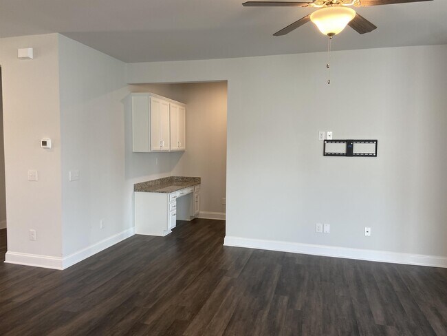 Foto del edificio - 4631 Grove Manor Dr