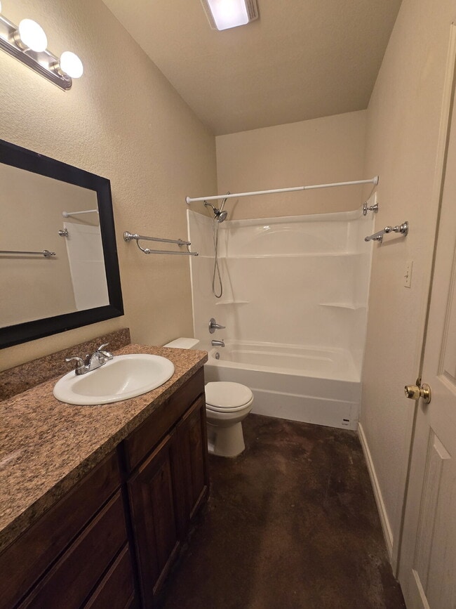 Building Photo - "Charming 3-Bedroom Duplex Retreat on Mandy