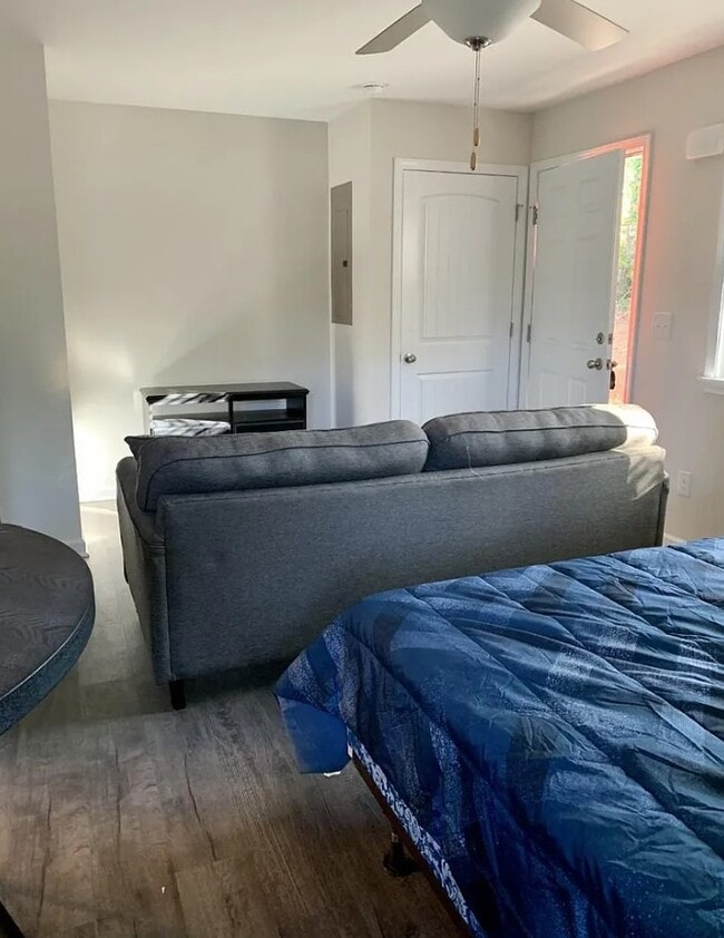 Building Photo - College Town Suites