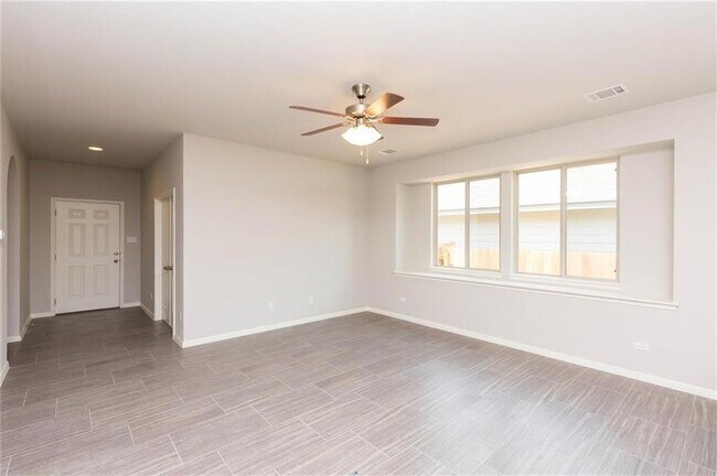 Building Photo - 612 Palmilla St