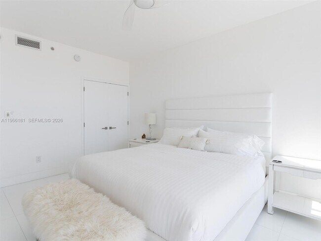 Foto del edificio - 6799 Collins Ave