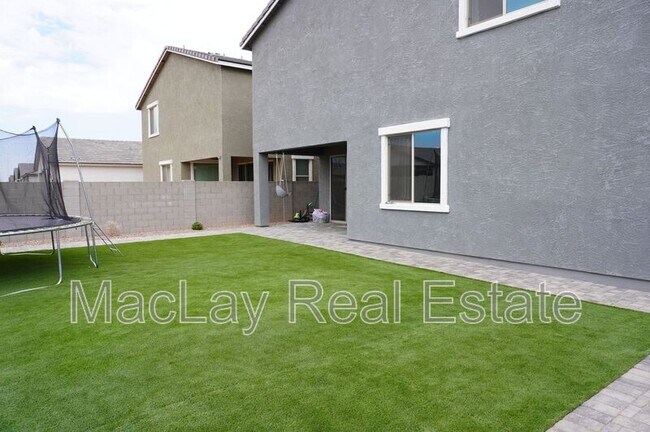 Foto del edificio - 11341 E Ulysses Ave