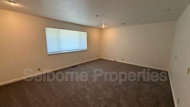 Foto del edificio - 6252 Ridgemont Dr
