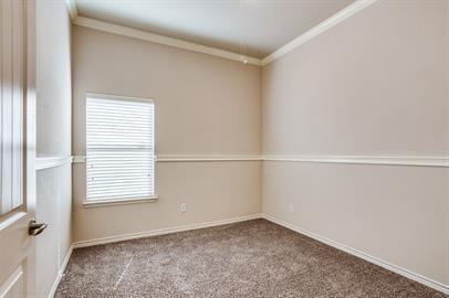 Building Photo - 705 Max Dr