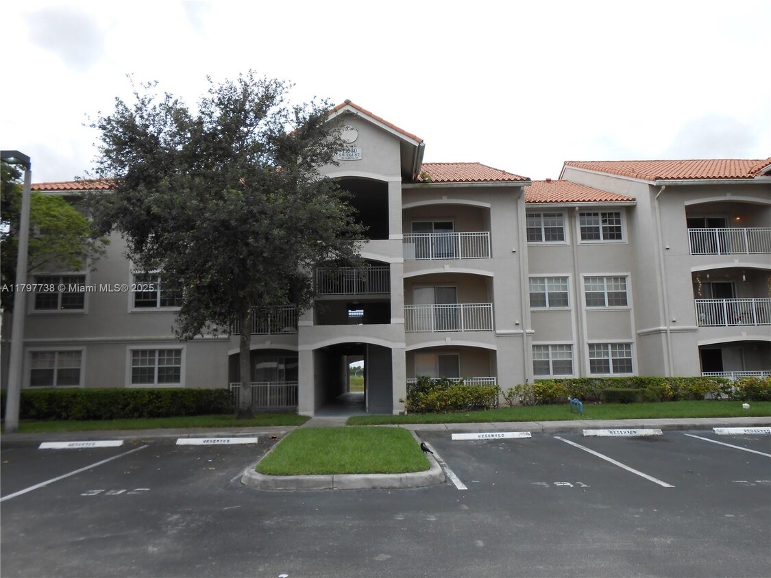 Primary Photo - 11630 SW 2nd St