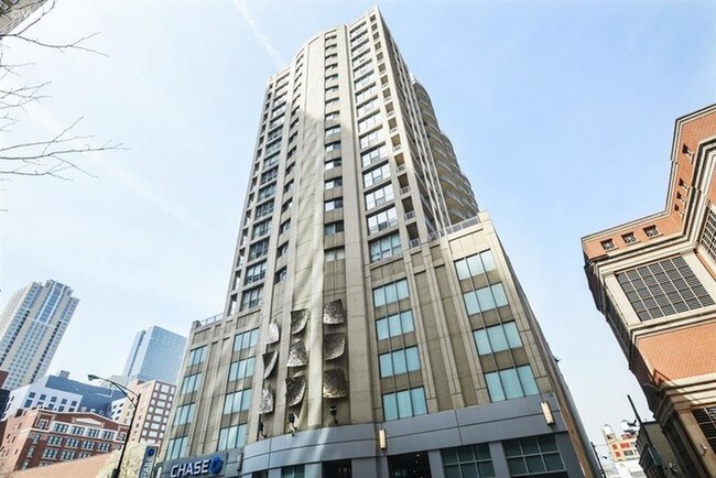 Foto del edificio - 600 N Dearborn St