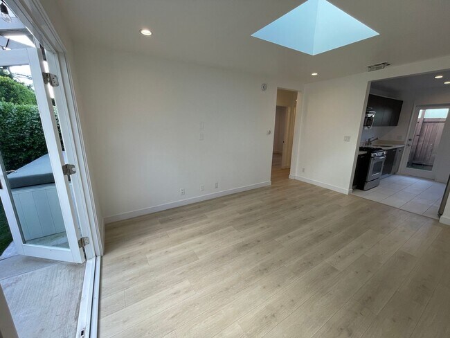 Foto del edificio - 2032 Ocean Park Blvd