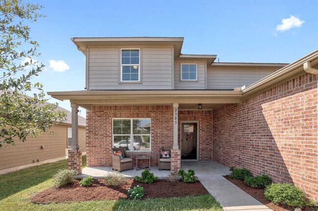Foto del edificio - 2305 Bettylou Ln