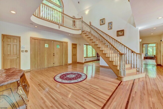 Foto del edificio - 21 Surrey Ln