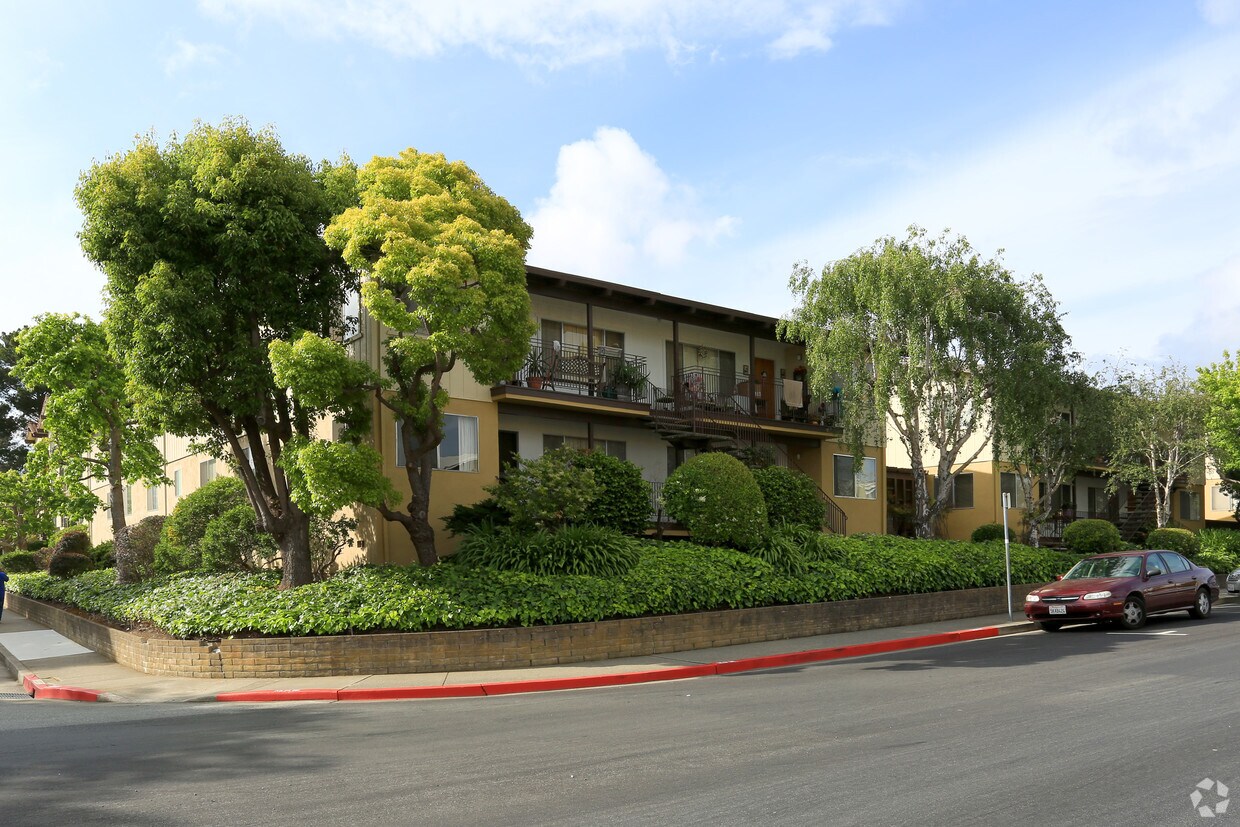 Primary Photo - 375 Richmond Dr