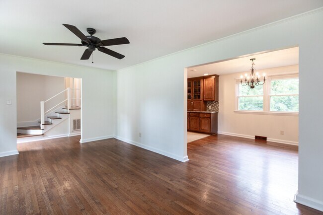 Foto del edificio - 5839 Wedgewood Dr