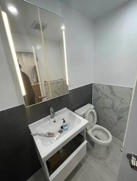 Building Photo - 3 bedroom in NEW YORK NY 10012