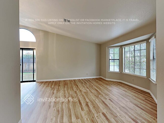 Foto del edificio - 8821 Somershire Way