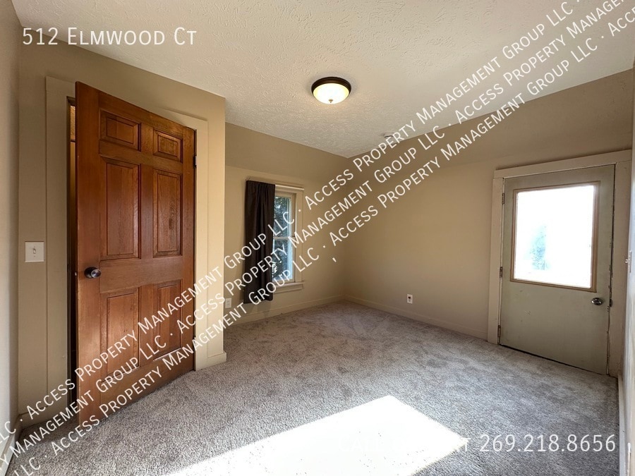 Foto principal - 512 Elmwood Ct