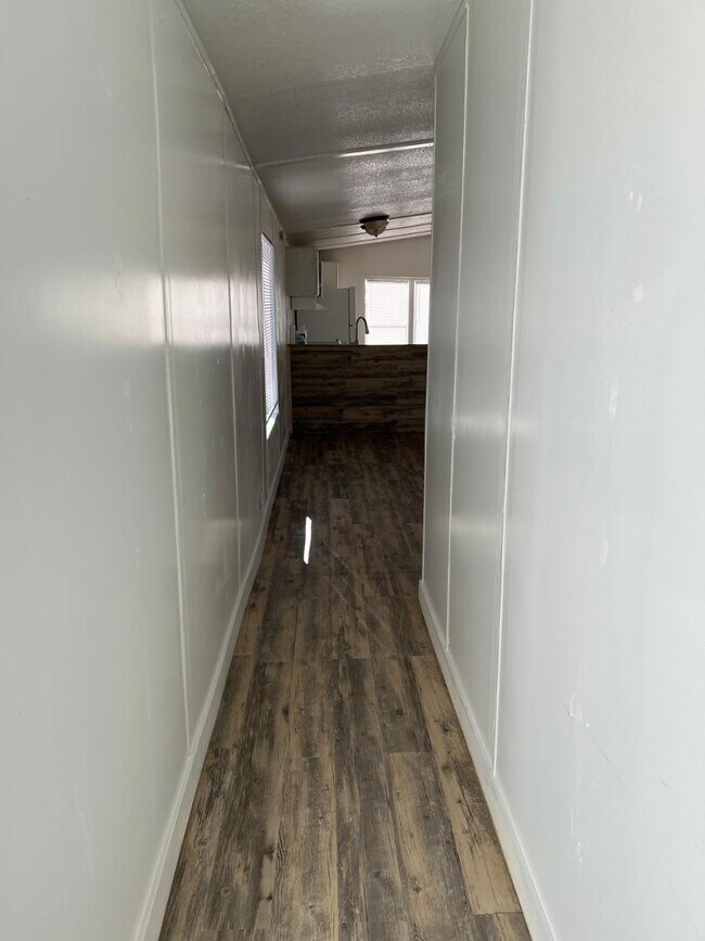 Foto del edificio - 5811 N Fuchsia St