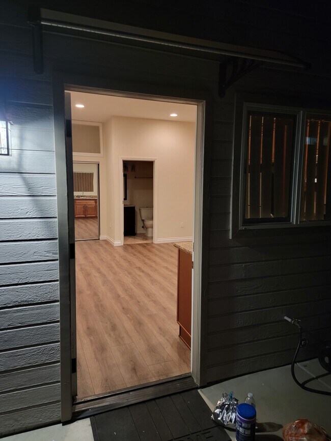 Foto del edificio - 1010 Florence Pl