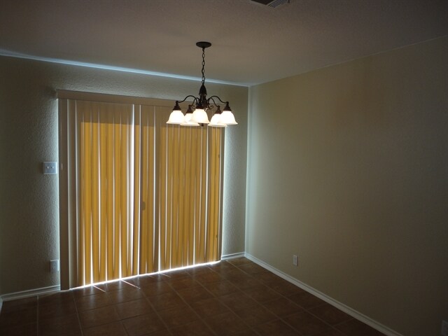 Foto del edificio - 270 New Country Rd