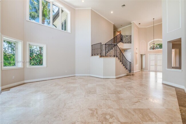 Foto del edificio - 13680 Deering Bay Dr