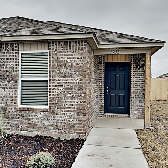 Foto del edificio - Very Nice 3 Bedroom 2 Bath Home in Yukon S...