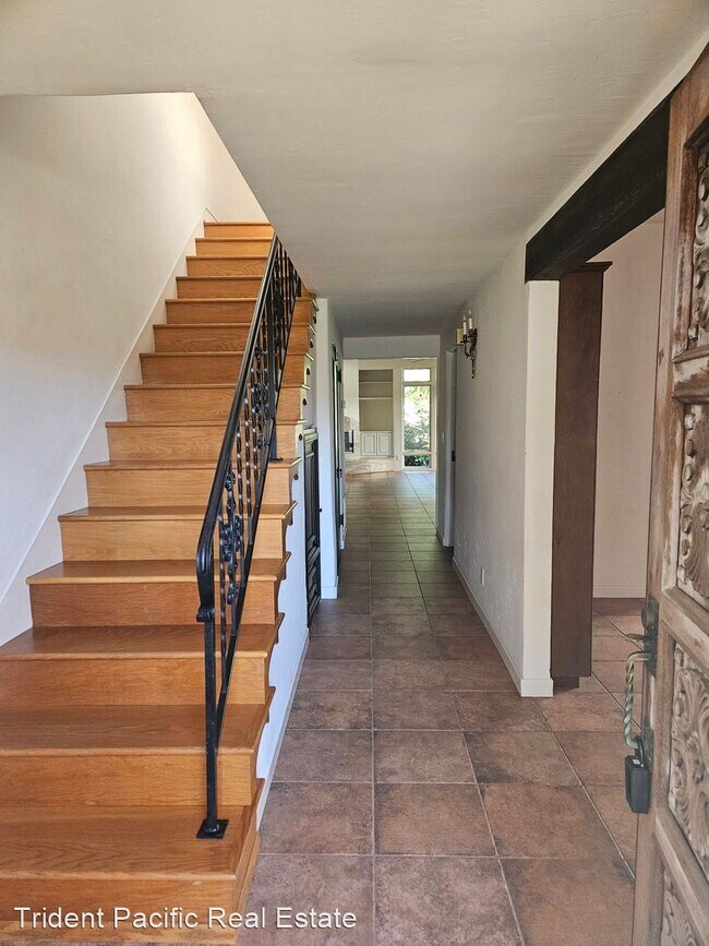 Building Photo - 3 br, 4 bath House - 1048 Olive Ave