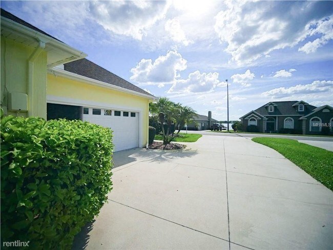 Foto del edificio - 233 Ruby Lake Ln