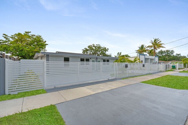 Foto del edificio - 2433 NW 97th St