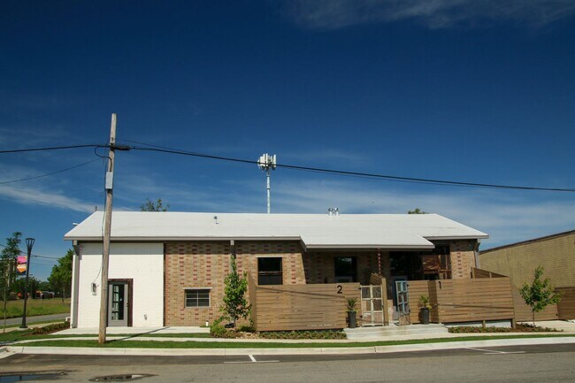 Foto del edificio - 1020 E 6th St