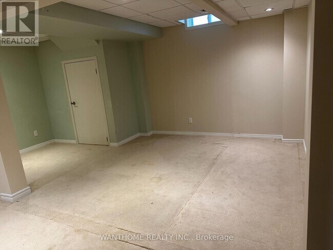 Building Photo - 5533 Loonlake Ave