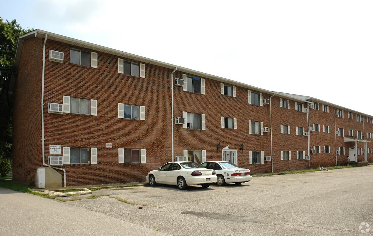 Building Photo - Marmet Apartments