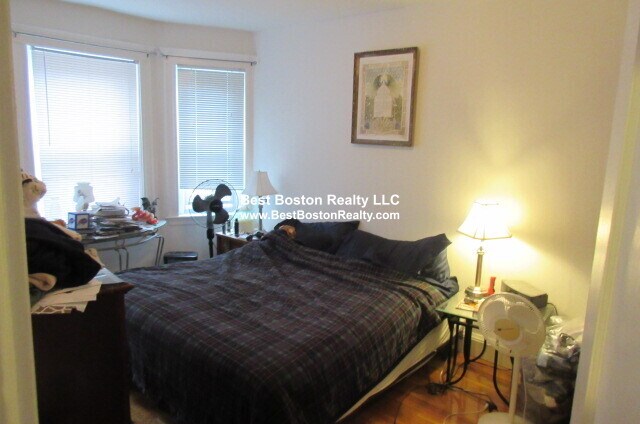 Building Photo - 11 Gray St