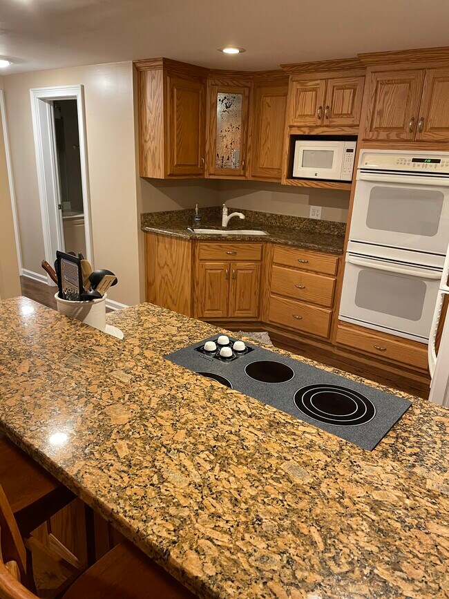 Building Photo - 4920 Bagley Terrace Dr