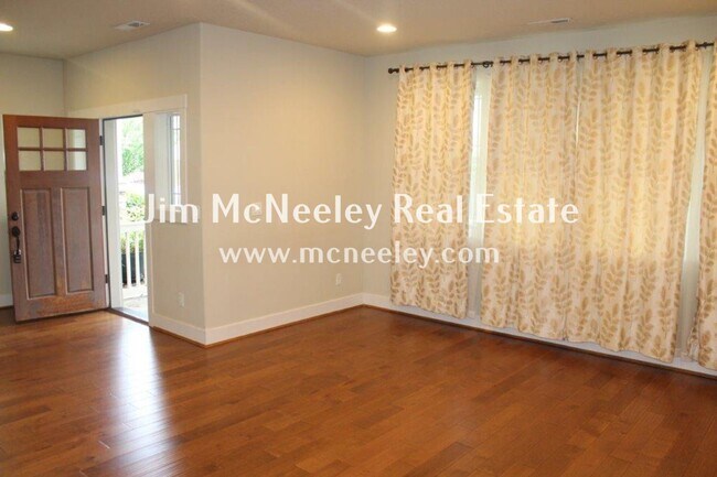 Foto del edificio - 3 br, 2.5 bath House - 14679 NW Orchid St