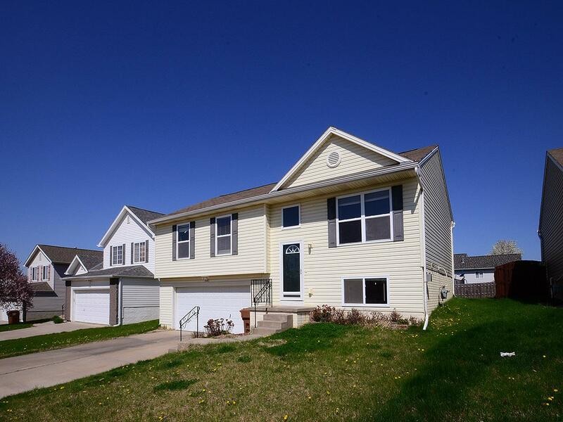 15412 Reynolds St, Bennington, NE 68007 House for Rent in Bennington, NE