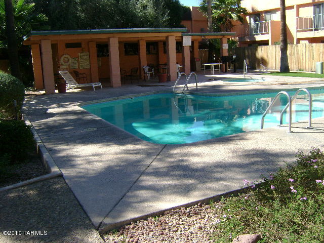 Foto del edificio - 1345 E Fort Lowell Rd