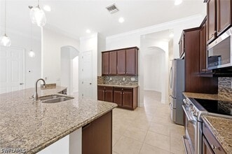 Building Photo - 6853 Il Regalo Cir