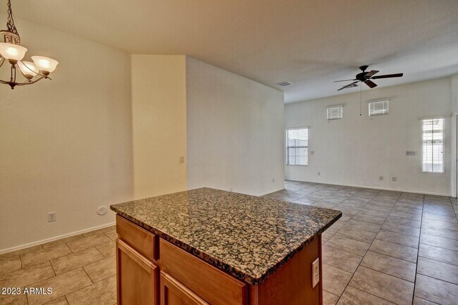 Foto del edificio - 2725 E Mine Creek Rd