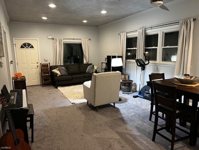 Building Photo - 2 br, 1 bath House - 2745 Pardee Ave