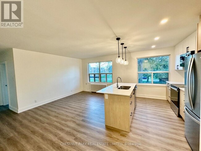 Building Photo - 11 Wingreen Ct