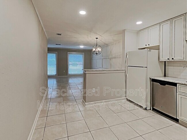 Building Photo - 614 Villa Cir