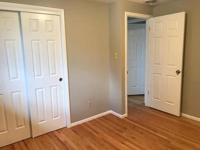 Building Photo - 2846 S Joslin Ct