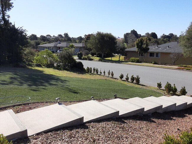 Building Photo - 9815 Clover Trl