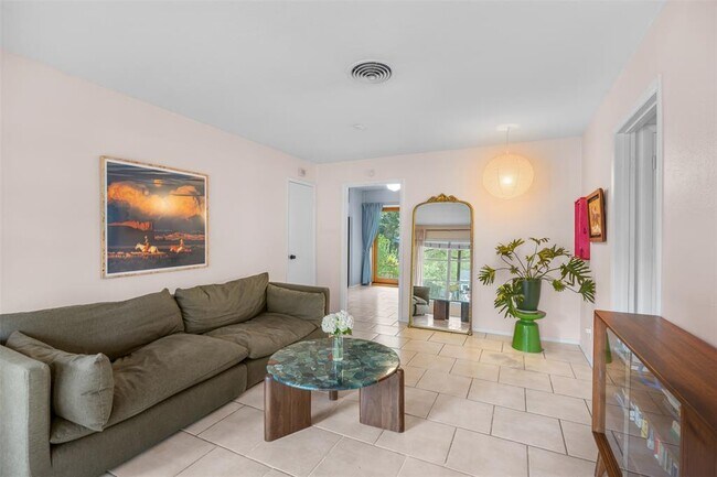 Foto del edificio - 6713 Haney Dr