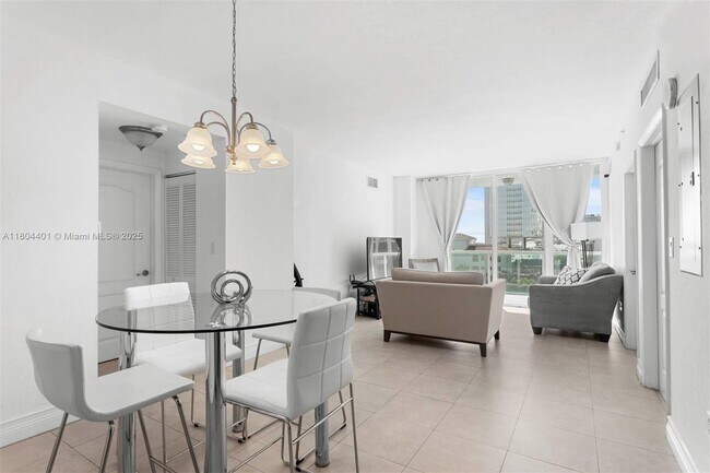 Foto del edificio - 500 NE 29th St
