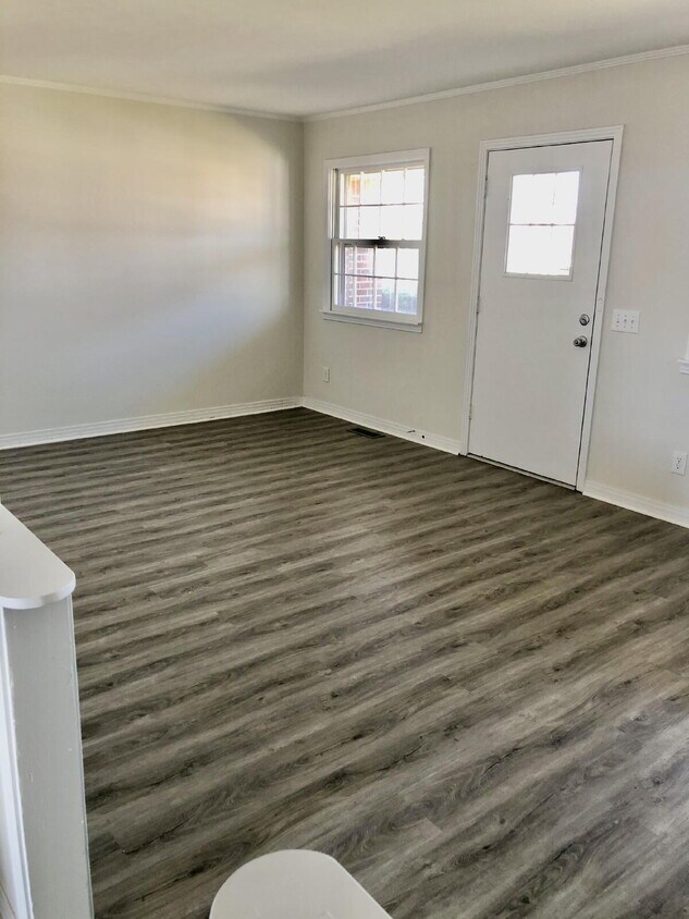 Building Photo - 3-Bedroom 2-Bathroom Home with 2 car garage  in Prime Cookeville Location!
