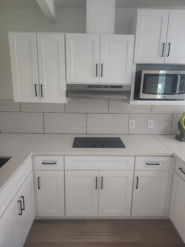 Building Photo - 7608 Buena Vista Dr